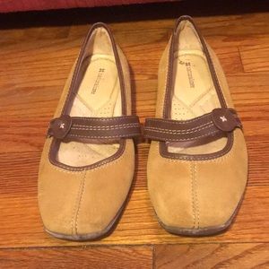 box toe mary jane flats